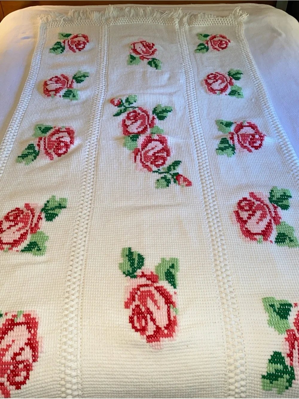 Hand crochet Afghan throw cottage rose Crosstitch cottage core 38“ x 80“ – B 12